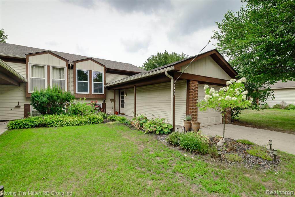 6757 Ardsley Drive - Photo 1