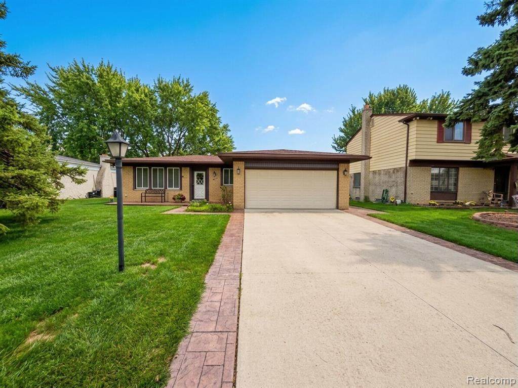 38218 Douglas Drive - Photo 1