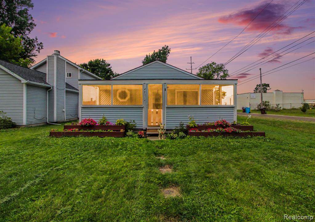 4512 Treadwell Street - Photo 1