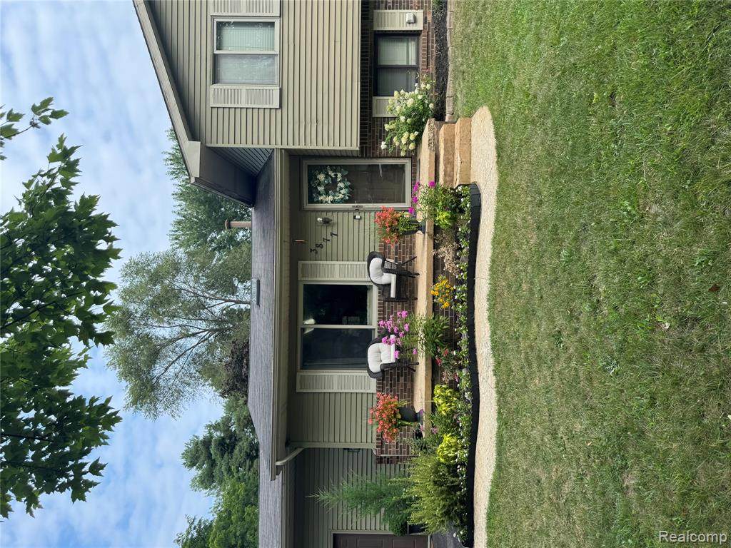 3877 Westlyn Drive - Photo 1