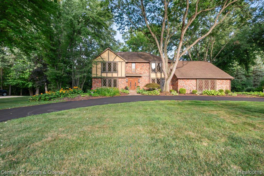 8890 Northampton Drive - Photo 1