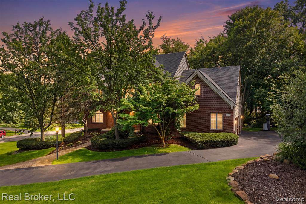 5380 Fieldstone Court - Photo 1