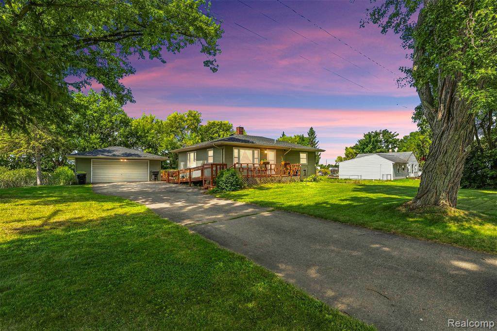 9093 Genesee Road - Photo 1