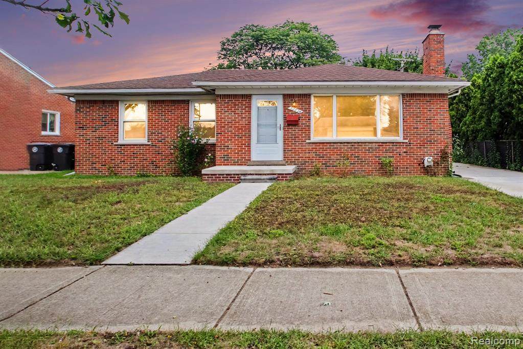 32824 Hees Street - Photo 1