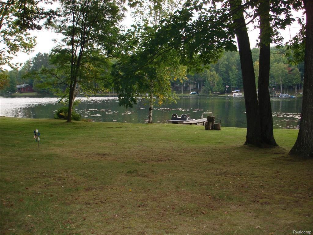 426 Ogemaw Road - Photo 1