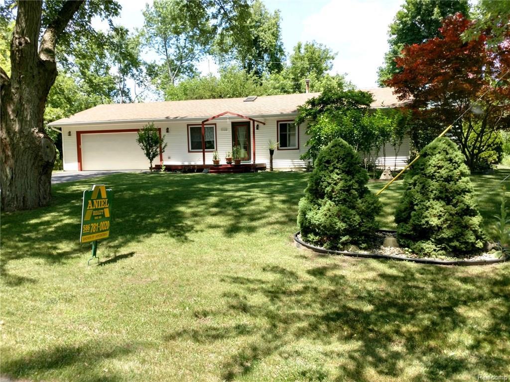 5122 Iroquois - Photo 1