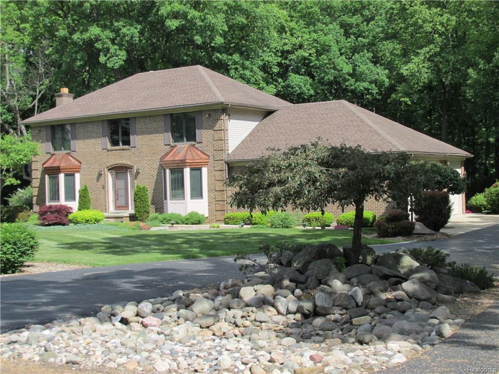 8136 Pine Ridge Drive - Photo 1