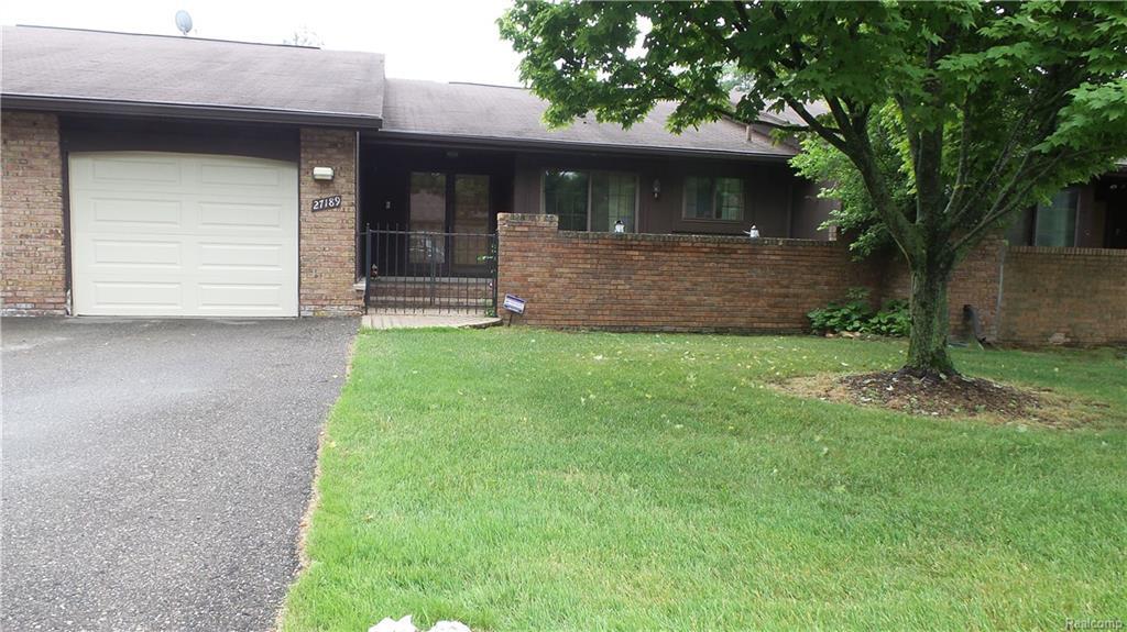 27189 Cumberland Court - Photo 1