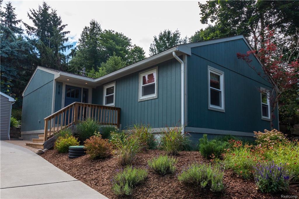 818 Main Street - Photo 1