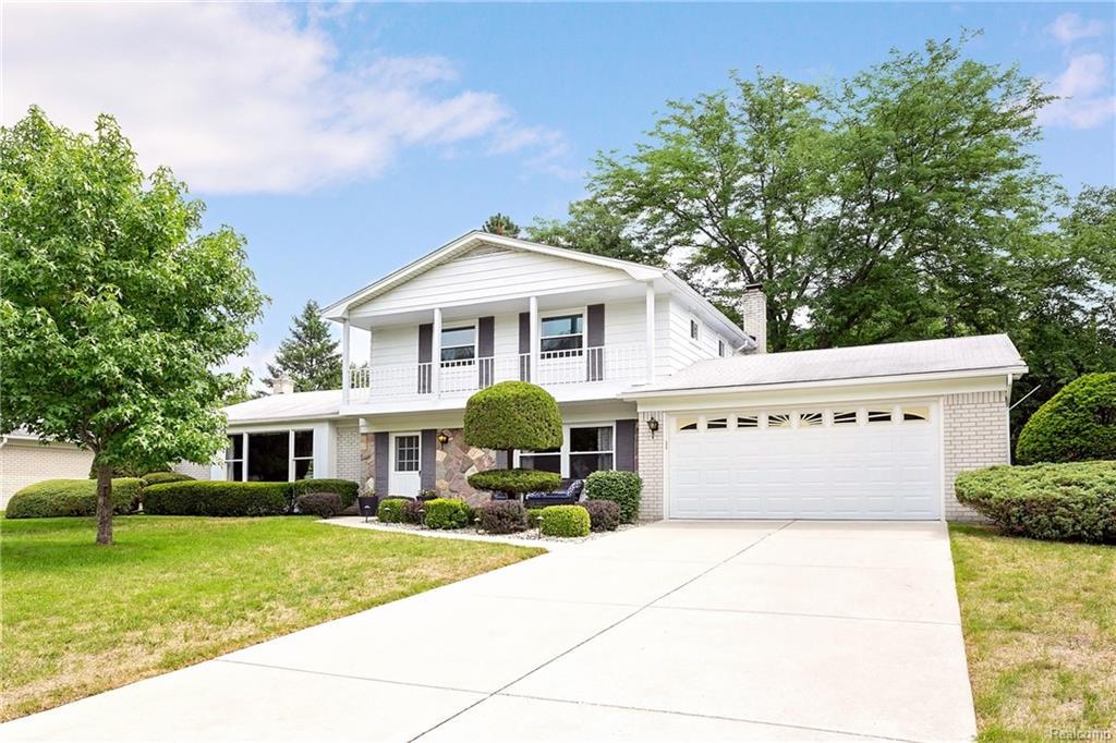 30092 Fernhill Drive - Photo 1