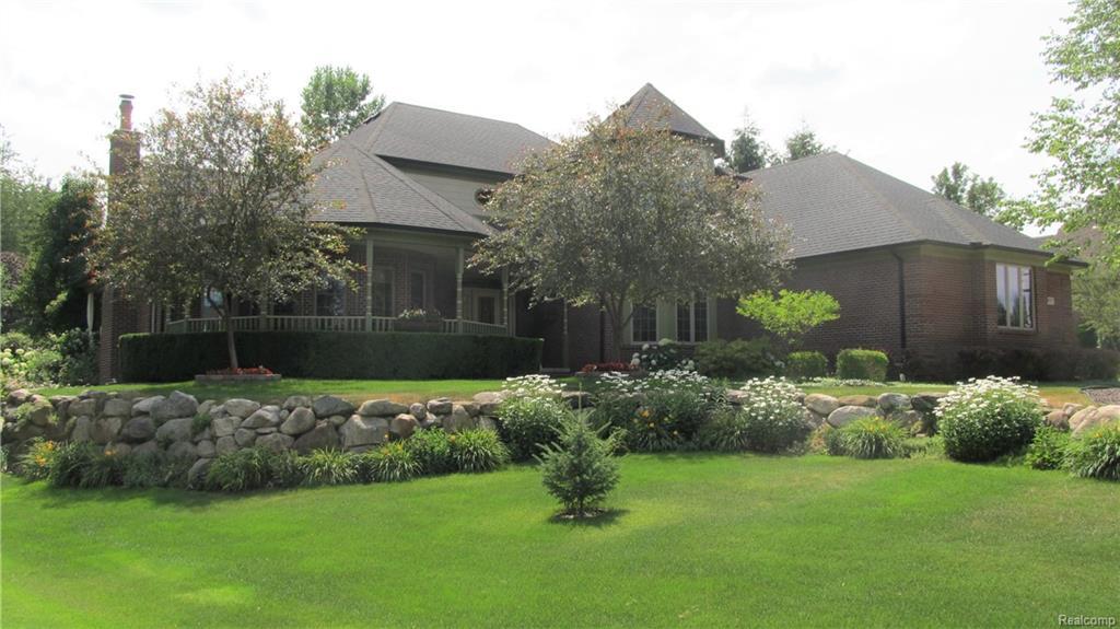 777 Gleneagles - Photo 1