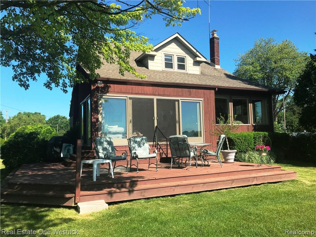 7629 River Road - Photo 1