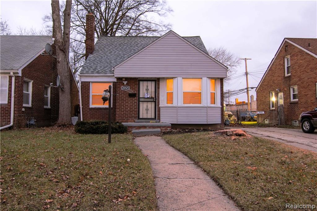 20525 Tracey Street - Photo 1