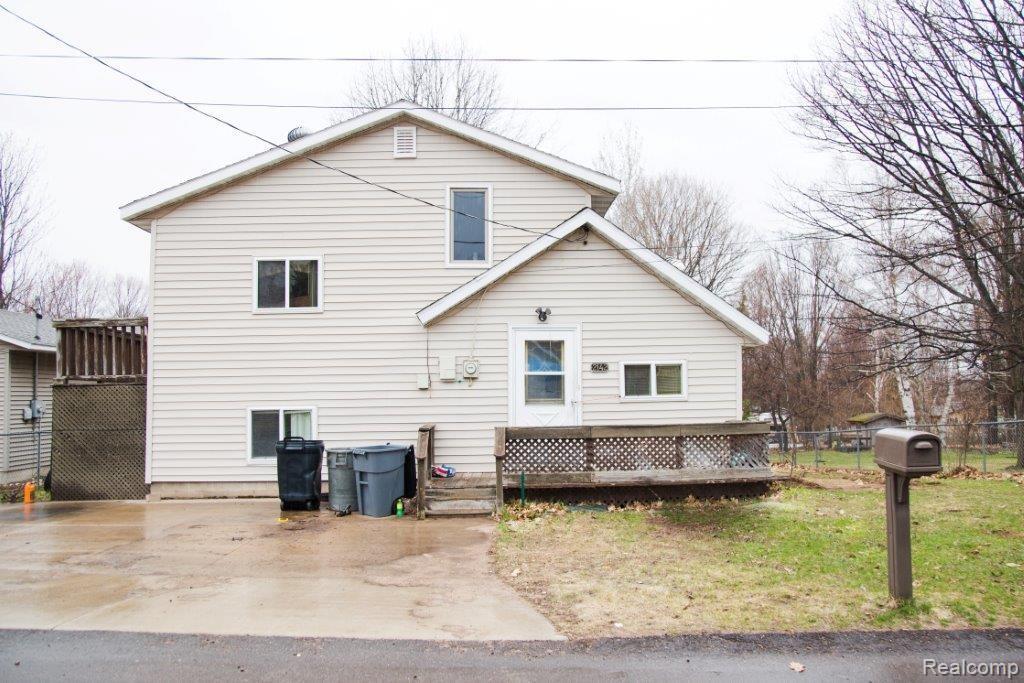 2142 Summit St - Photo 1