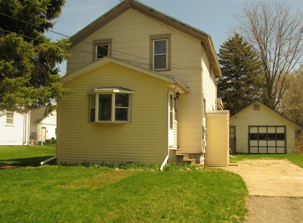 1141 Carson Avenue - Photo 1