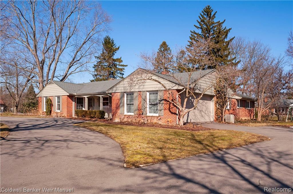 815 Pine Hill Drive - Photo 1