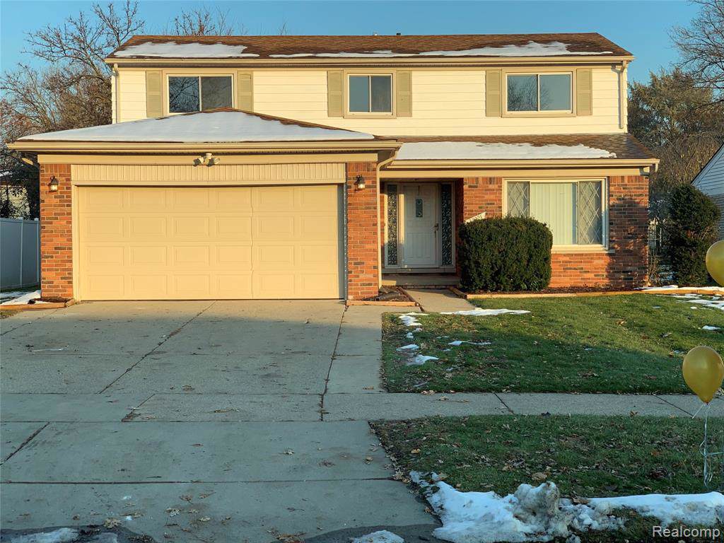 27076 Sutherland Street - Photo 1