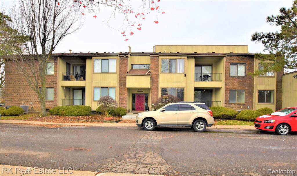 5882 Vassar - Photo 1