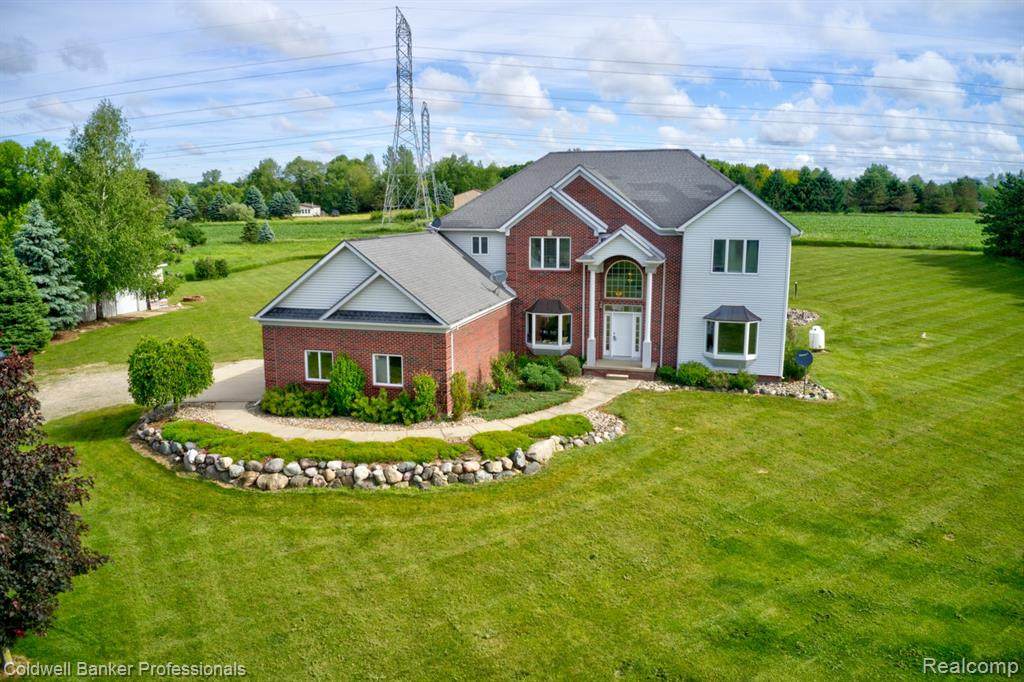 2051 Hunters Creek Rd - Photo 1