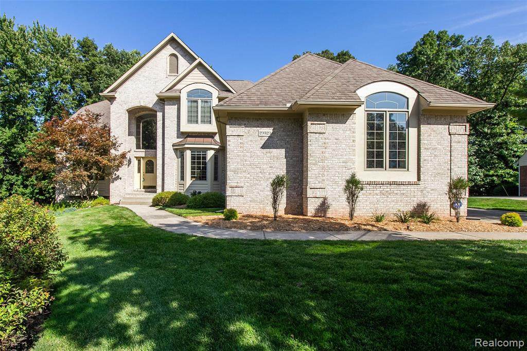 29329 Paramount Court - Photo 1