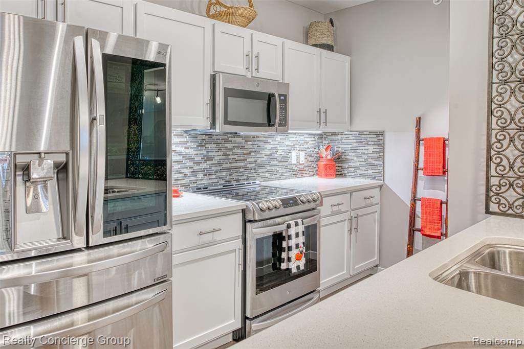 293 2ND ST # 103 - Photo 1