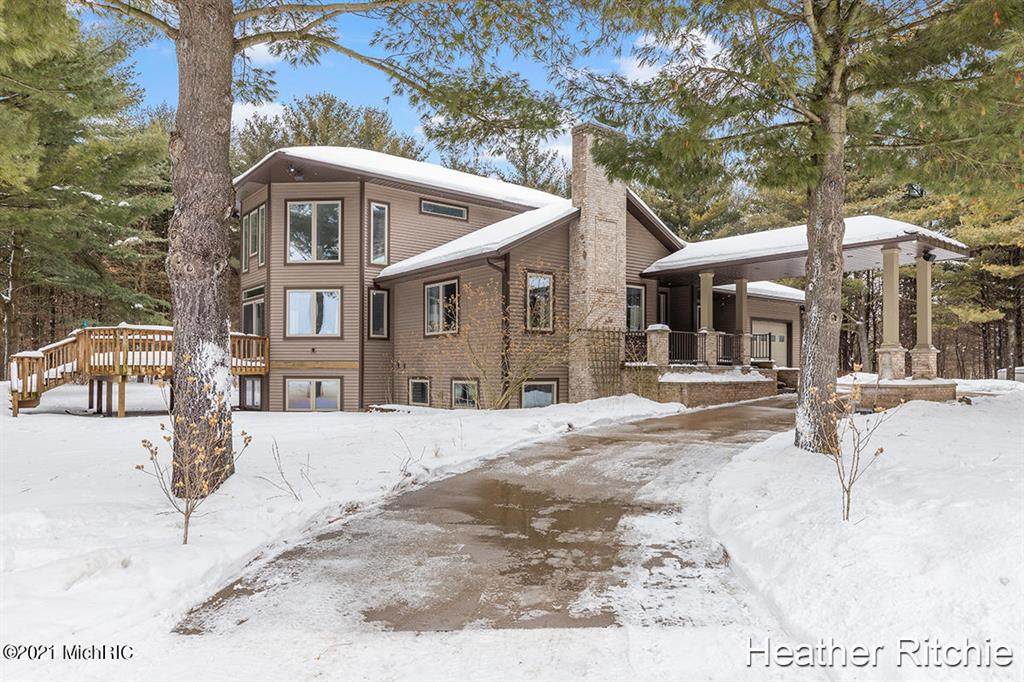 360 137th Avenue - Photo 1