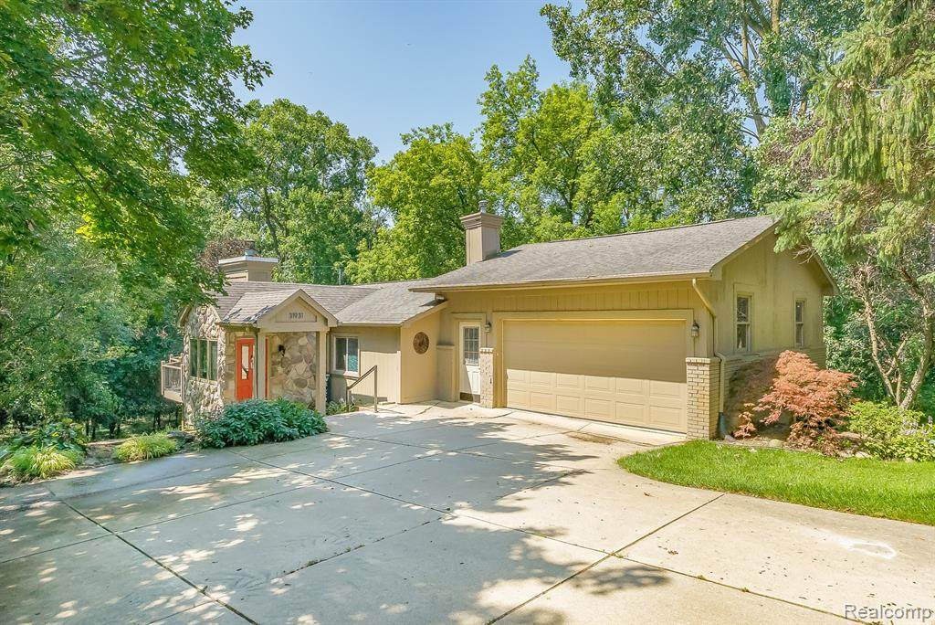 31931 Merton Drive - Photo 1