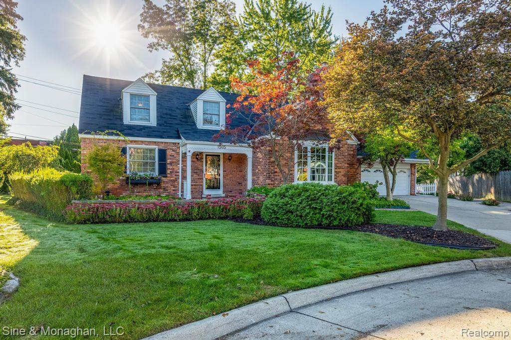 1565 Faircourt Street - Photo 1