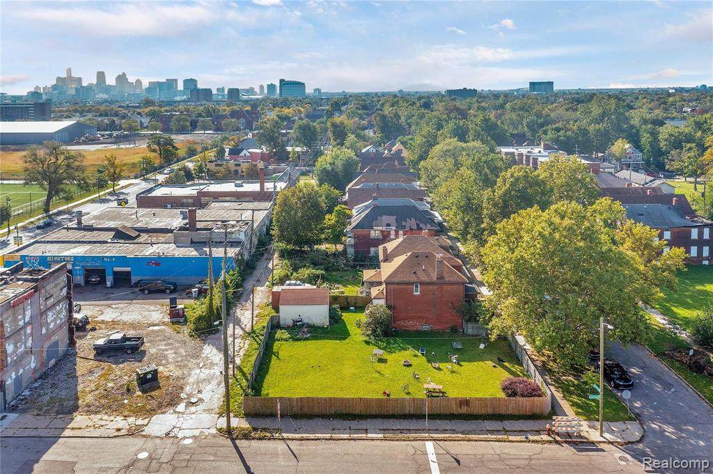5286 Commonwealth - Photo 1