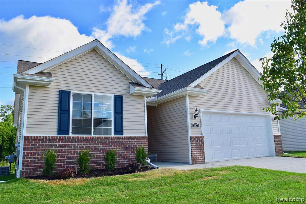 4427 Cross Creek Boulevard - Photo 1