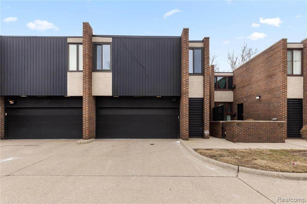 1243 Navarre Place - Photo 1