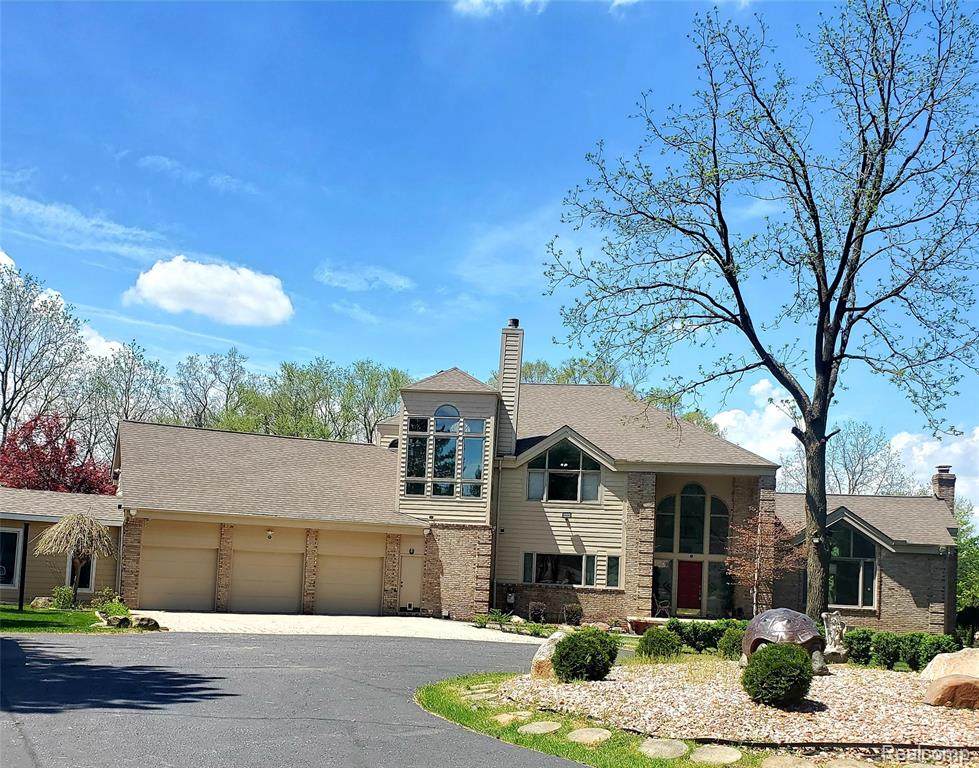 5772 Rochester Road - Photo 1