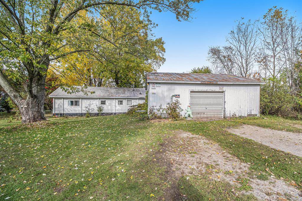 11693 Breezy Point Drive - Photo 1
