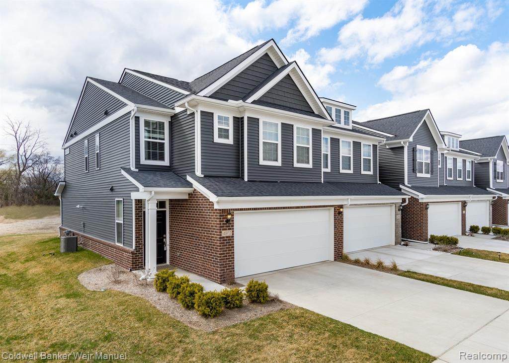 4902 Broomfield Way - Photo 1