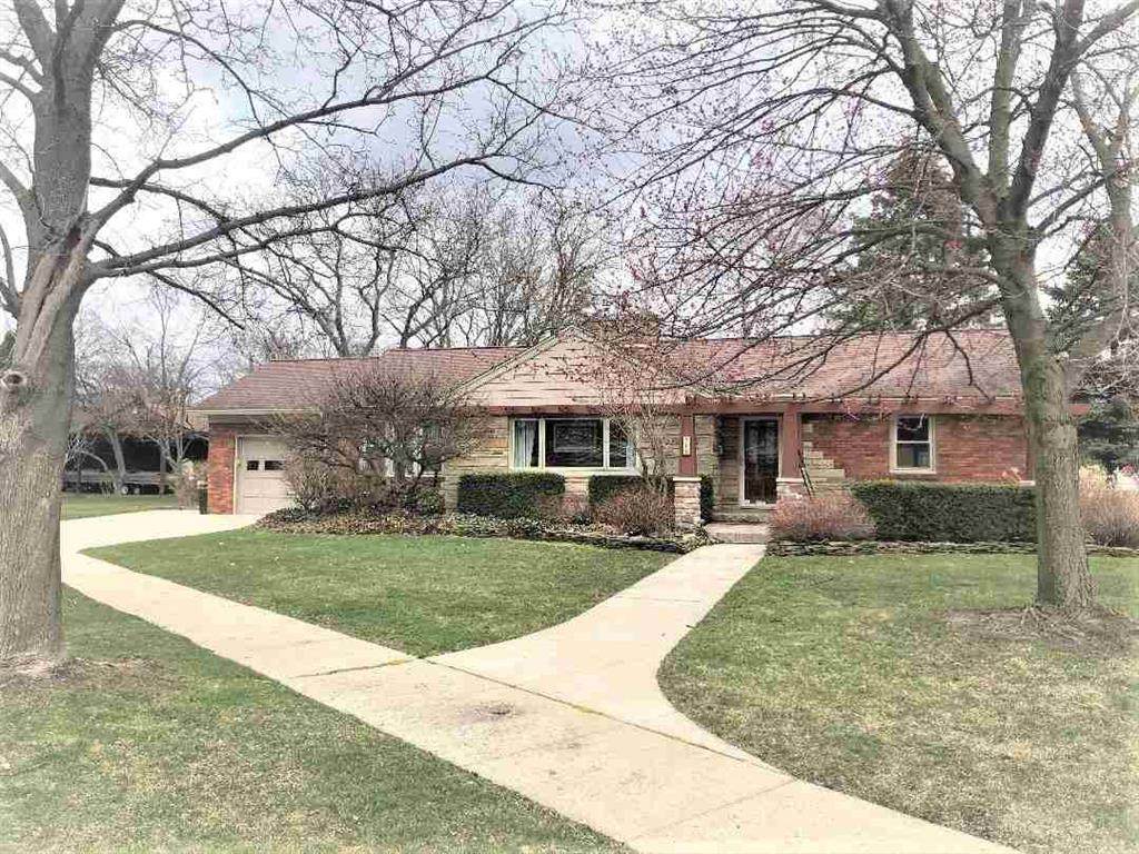 815 Campbell Drive - Photo 1
