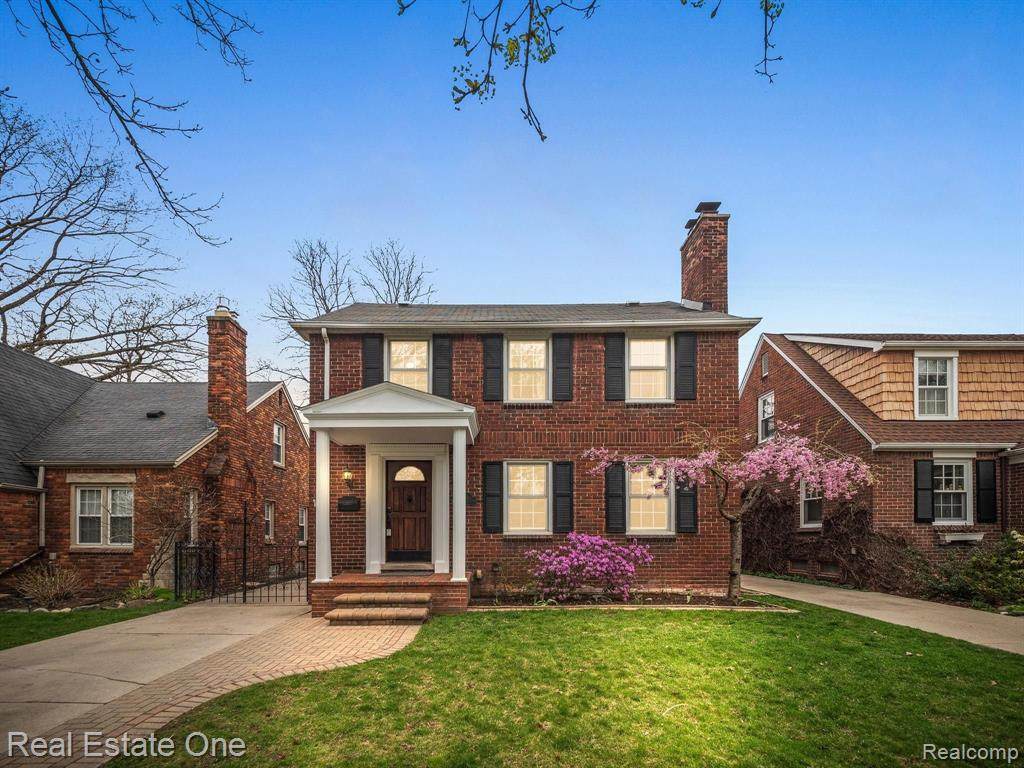 19044 Outer Drive - Photo 1