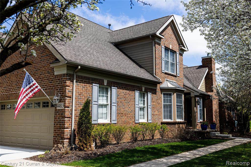 44813 Broadmoor Circle - Photo 1