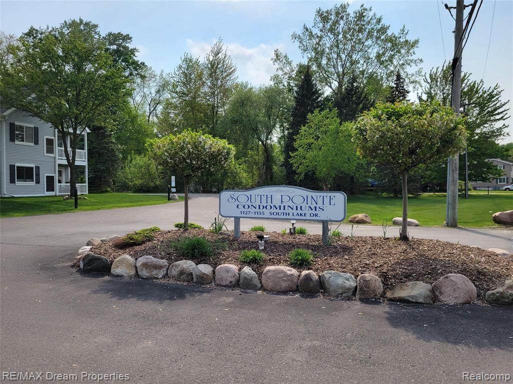 1155 Lake Drive - Photo 1