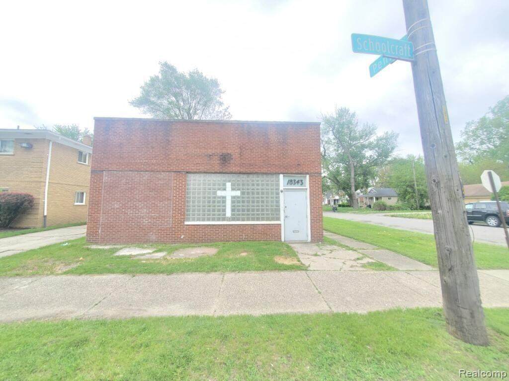 18343 Schoolcraft - Photo 1