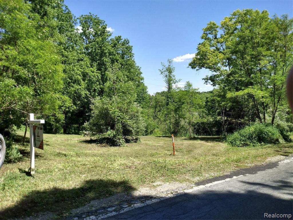 10999 Hadley Road - Photo 1