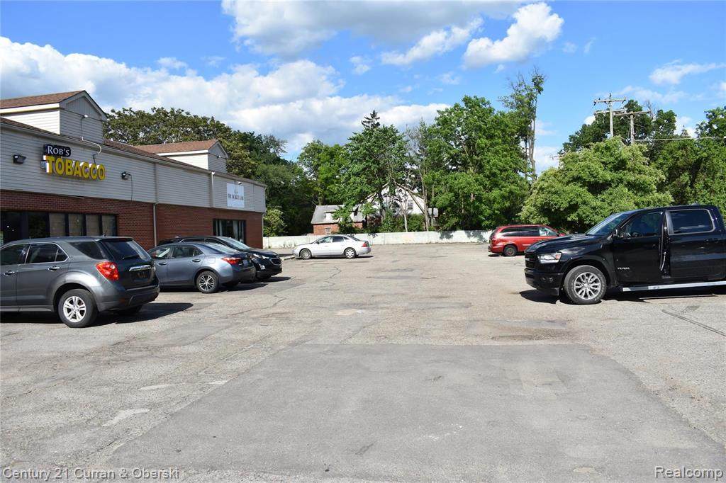 1553 Wayne Road - Photo 1