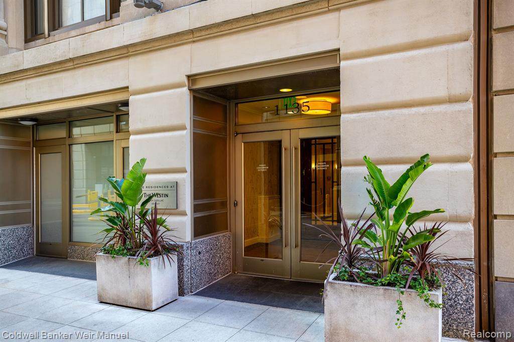 1135 Shelby Street - Photo 1