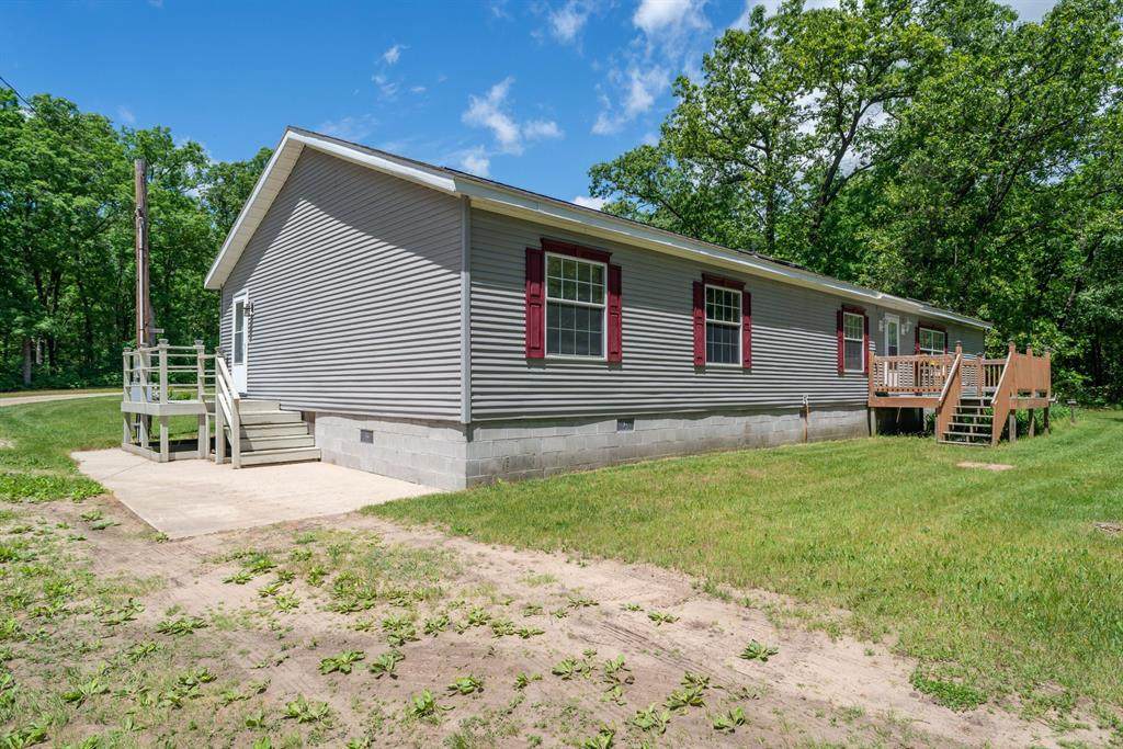 2606 100th Street - Photo 1