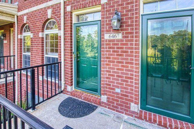 646 Village Lane - Photo 1