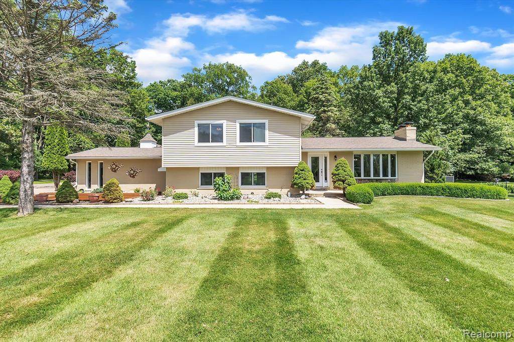 8760 Rushton Road - Photo 1