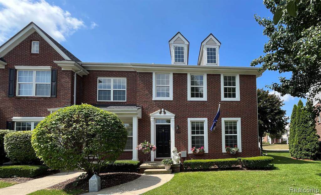 42711 Richmond Drive - Photo 1
