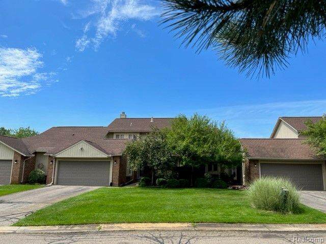 5657 Hillcrest Circle - Photo 1