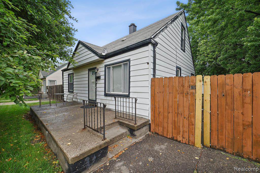 12731 Couwlier Avenue - Photo 1
