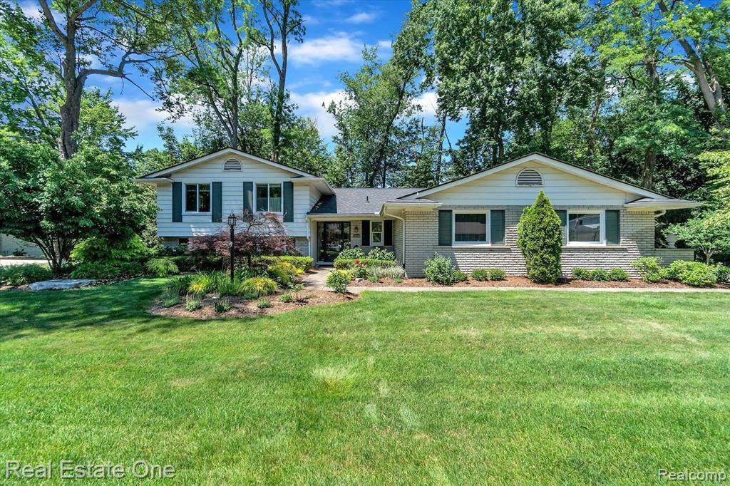 33136 Hampshire Road - Photo 1