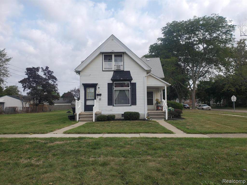 306 Elm Street - Photo 1
